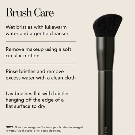 Chantecaille Blend and Smooth Brush Medium børste til flydende, pudderbaseret creme og makeup