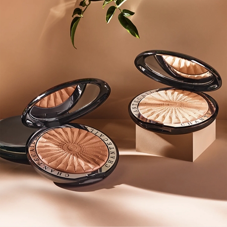 Chantecaille Perfect Blur Finishing Powder Finishing Powder with smoothing effect