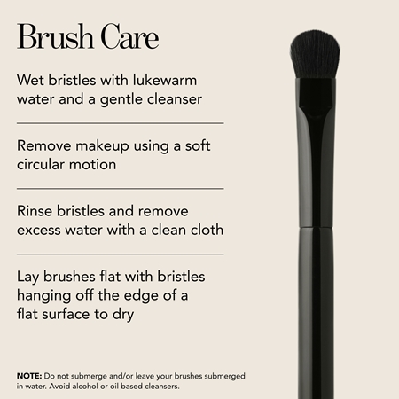 Chantecaille Blend and Conceal Brush Corrector & Concealer-Pinsel