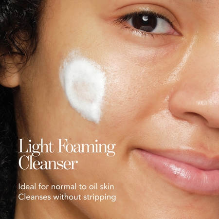 Chantecaille Rice and Geranium Foaming Cleanser Gentle Cleansing Emulsion with moisturising effect