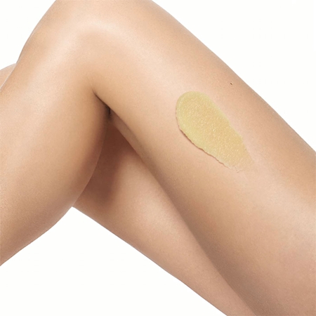 Clarins Body Exfoliating Care Nostiprinošs ķermeņa skrubis ar ēteriskajām eļļām