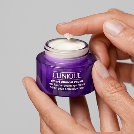 Clinique Smart Clinical™ Repair Wrinkle Correcting Eye Cream crema riempitiva per la correzione delle rughe