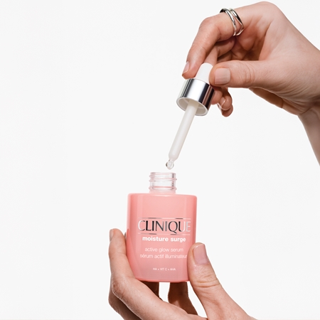 Clinique Moisture Surge™ Active Glow Serum regenerating and brightening serum