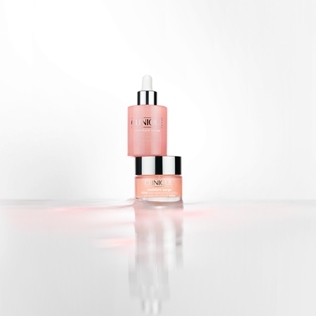 Clinique Moisture Surge™ Glow Serum regenerating and brightening serum