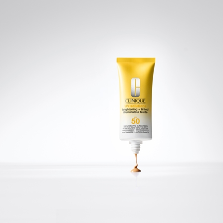 Clinique Sun UV Solutions Brightening Tinted Sunscream SPF50 Brightening Tinted Moisturizer