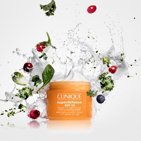 Clinique Superdefense™ SPF 25 Fatigue + 1st Signs Of Age Multi-Correcting Cream moisturiser for the first signs of ageing for dry and combination skin