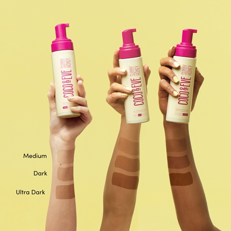 Coco & Eve Sunny Honey Ultimate Glow Kit spumă auto-bronzantă cu mănușă aplicatoare