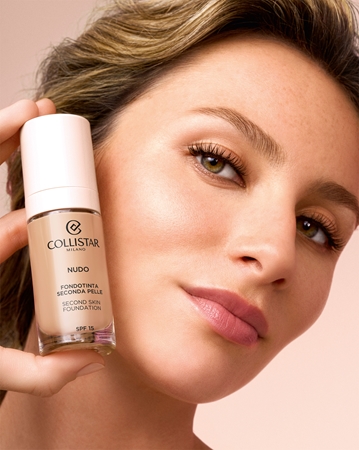 Collistar NUDO Second Skin Foundation SPF 15 posvjetljujući hidratantni puder s pomlađujućim učinkom