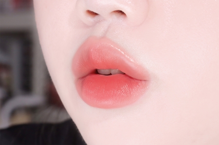 Colorgram Fruity Water Tint Long-Lasting Lip Gloss with nourishing and moisturising effect