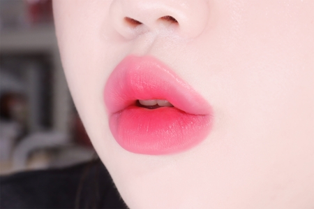 Colorgram Fruity Water Tint Long-Lasting Lip Gloss with nourishing and moisturising effect