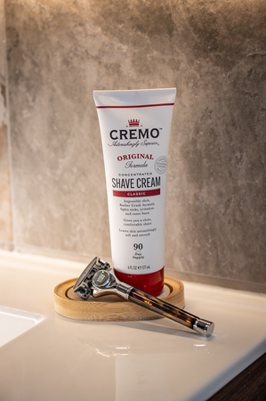 Cremo The Barber Grade Shaver + 2 replacement heads