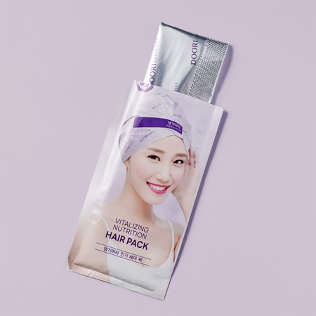 DAENG GI MEO RI Vitalizing Nutrition Hair Pack Regenerating Hair Mask for dry, stressed hair