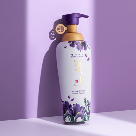 DAENG GI MEO RI Vitalizing Premium Treatment Revitalizing Conditioner for shiny and soft hair