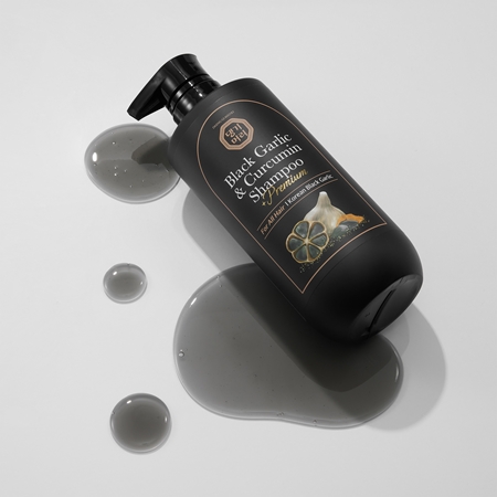 DAENG GI MEO RI Black Garlic & Curcumin Shampoo mélyregeneráló sampon a haj növekedéséért és megerősítéséért a hajtövektől kezdve