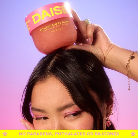 DAISE Pomegranate Glow telový peeling