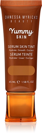 Danessa Myricks Beauty Yummy Skin Serum Skin Tint vlažilni tekoči puder z gladilnim učinkom