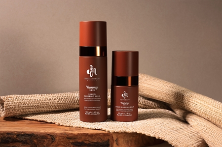 Danessa Myricks Beauty Yummy Skin Liquid Blurring Balm Setting Spray Makeup Fixing Spray with moisturising effect