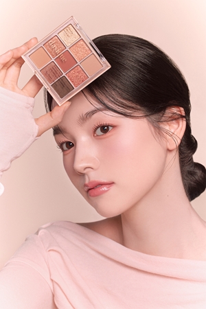 Dasique Eye Shadow Pallete eyeshadow palette