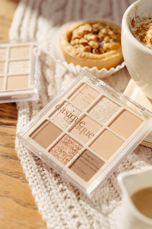 Dasique Eye Shadow Pallete eyeshadow palette
