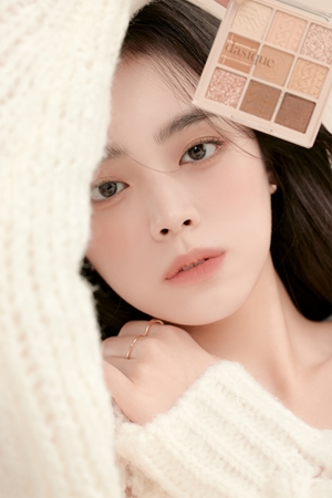 Dasique Eye Shadow Pallete eyeshadow palette