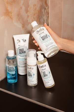 Delia Cosmetics Clean Skin čisticí pleťová pěna s hydratačním účinkem
