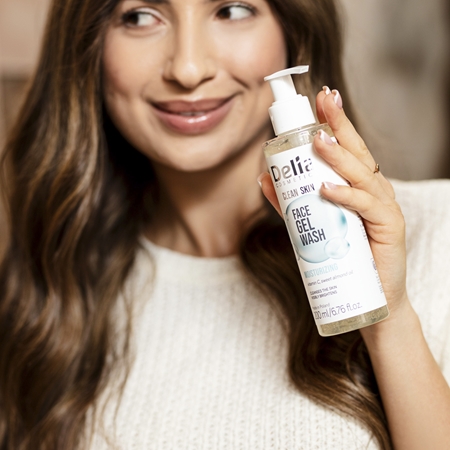 Delia Cosmetics Clean Skin Moisturizing Cleansing Gel for the face