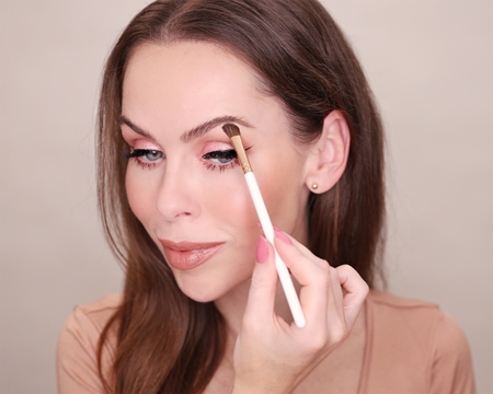Dermacol Accessories Master Brush by PetraLovelyHair pincel oblíquo para efeito esfumado