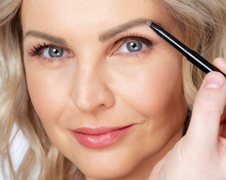 Dermacol Eyebrow Perfector автоматичен молив за вежди с четка