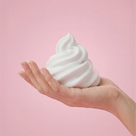 DESERVED Whipped Shower Foam Strawberry Milkshake mousse de douche corps