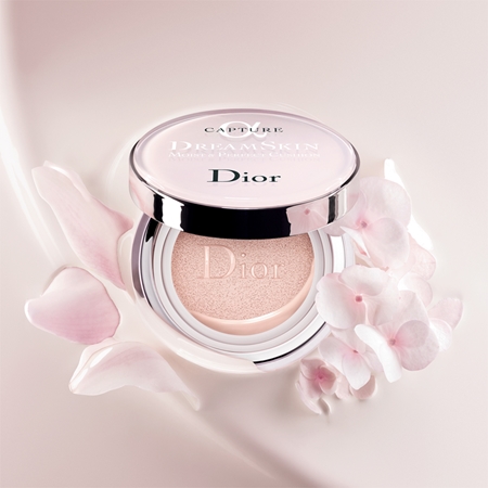 DIOR Capture Dreamskin Moist & Perfect Cushion hydratační make-up v houbičce náhradní náplň