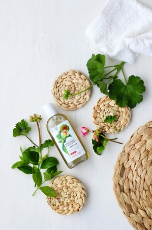 Dove Powered by Plants Geranium олійка для душу