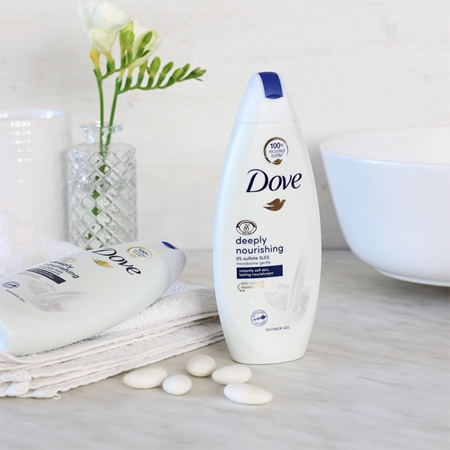 Dove Deeply Nourishing gel de douche nourrissant