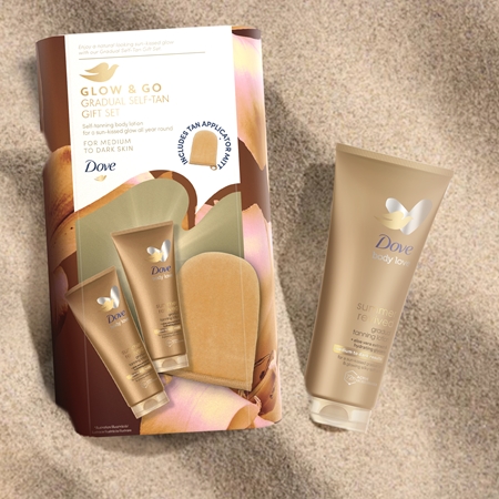 Dove Summer Revived gift set with self-tanning effect