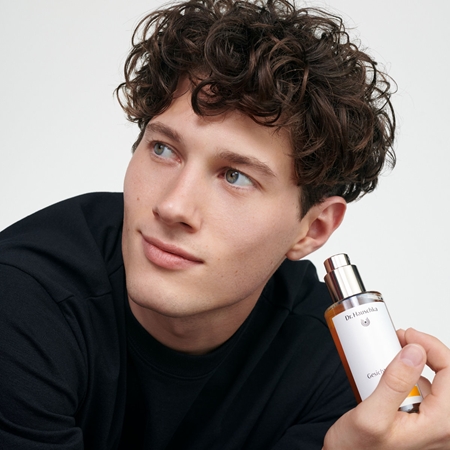 Dr. Hauschka Clenasing And Tonization Facial Toner tónico facial para spray para pele normal e seca
