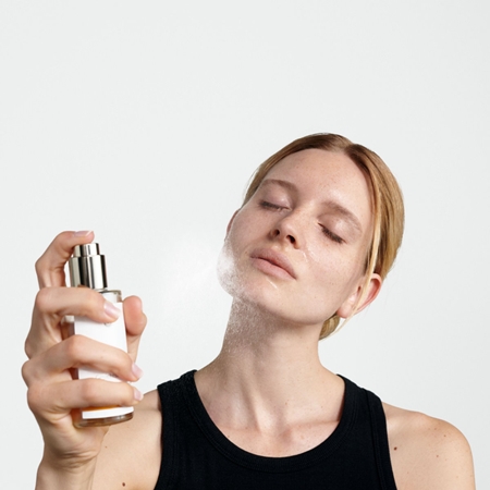 Dr. Hauschka Clenasing And Tonization Facial Toner tónico facial para spray para pele normal e seca