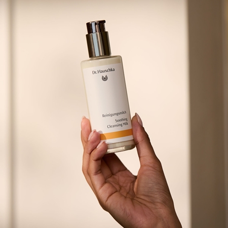 Dr. Hauschka Clenasing And Tonization Soothing Cleansing Milk latte detergente viso