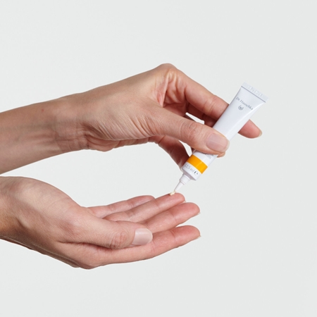 Dr. Hauschka Eye And Lip Care Daily Hydrating Eye Cream nawilżający krem na dzień do okolic oczu