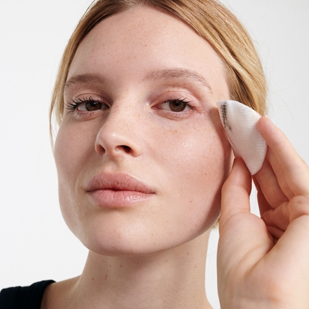 Dr. Hauschka Clenasing And Tonization Eye Make-up Remover demachiant petru ochi sensibili