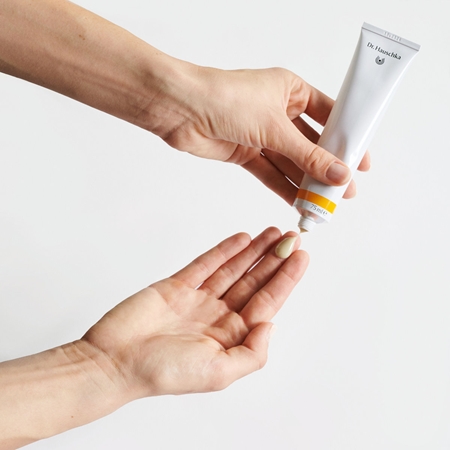 Dr. Hauschka Clenasing And Tonization Cleansing Balm balsamo detergente con effetto lenitivo