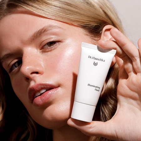 Dr. Hauschka Make-Up Illuminating Fluid enlumineur liquide