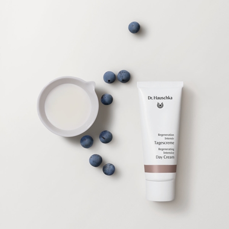 Dr. Hauschka Regeneration Intensive Day Cream regenerujący krem na dzień przeciw zmarszczkom