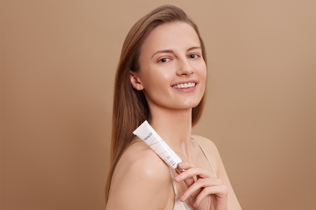 Dr Irena Eris Face Zone crema colorata antirughe per una pelle uniforme SPF 50+
