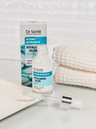 Dr. Santé Hydro Intensive Hyaluron + Aloe intenzivně hydratační sérum pro všechny typy pleti