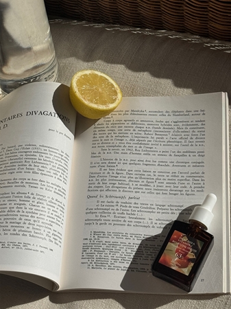 Dr. Althea Vitamin C Boosting Serum Vitamin C Brightening Serum with moisturising effect