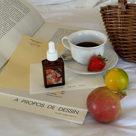 Dr. Althea Vitamin C Boosting Serum Vitamin C Brightening Serum with moisturising effect
