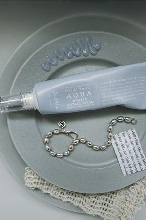 Dr. Althea Aqua Marine Watery Cream Deep Moisturizing Cream to strengthen the skin barrier