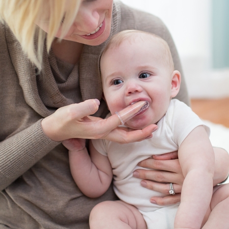 Dr. Brown's Silicone Finger Toothbrush brosse à dents de doigt pour bébé avec étui