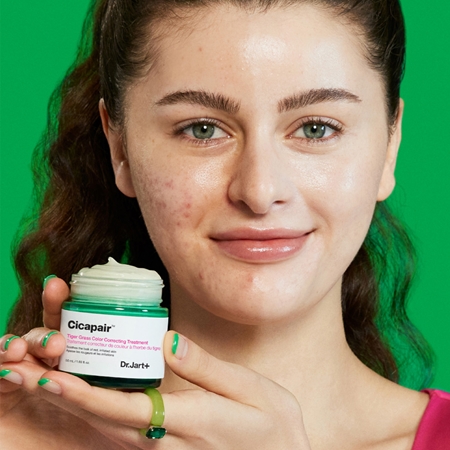 Dr. Jart+ Cicapair™ Tiger Grass Color Correcting Treatment Crema intensiva impotriva inrosirii pielii.