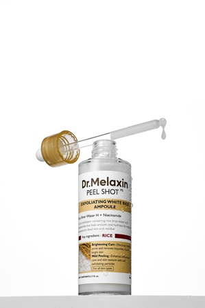 Dr. Melaxin Peel Shot Exfoliating White Rice Ampoule serum peelingujące o działaniu złuszczającym dla efektu rozjaśnienia i wygładzenia skóry