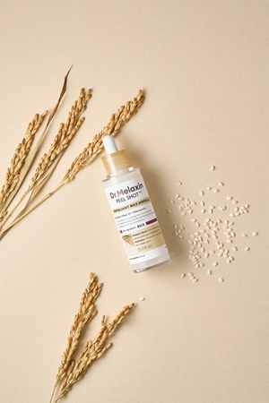 Dr. Melaxin Peel Shot Exfoliating White Rice Ampoule serum peelingujące o działaniu złuszczającym dla efektu rozjaśnienia i wygładzenia skóry